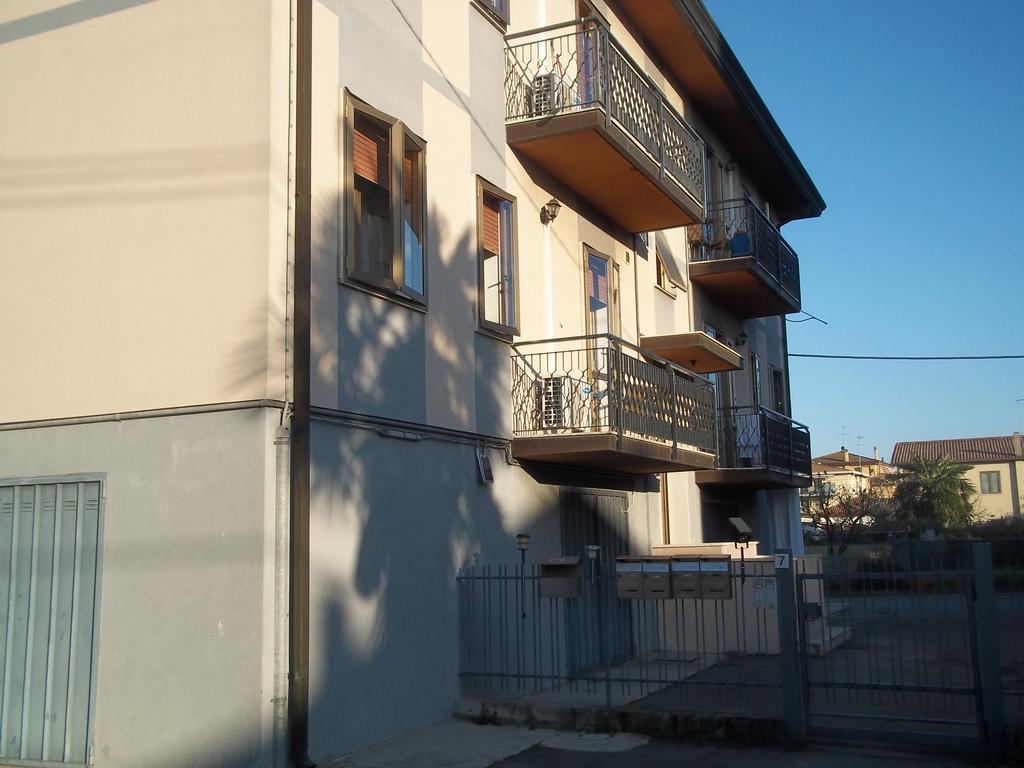 Appartamento Gronda Lagunare Тессера Екстер'єр фото